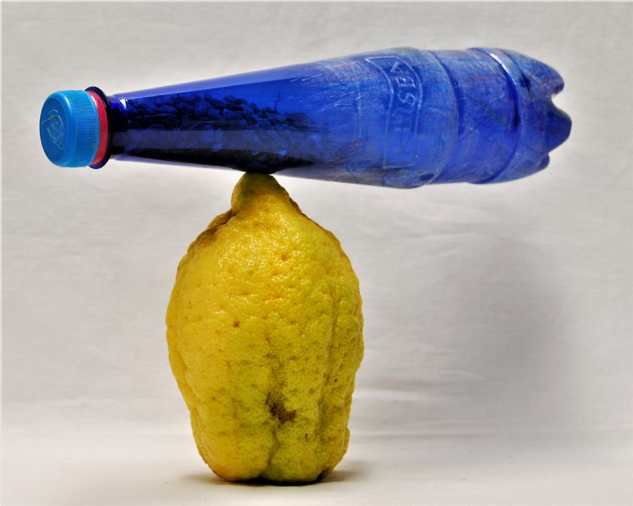 Equilibri precari